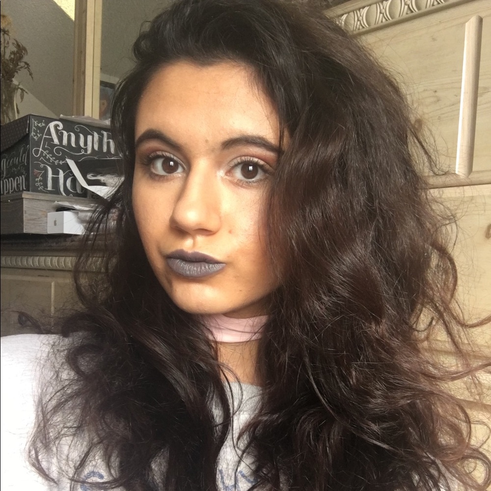 Meet your Posher, Gabriella